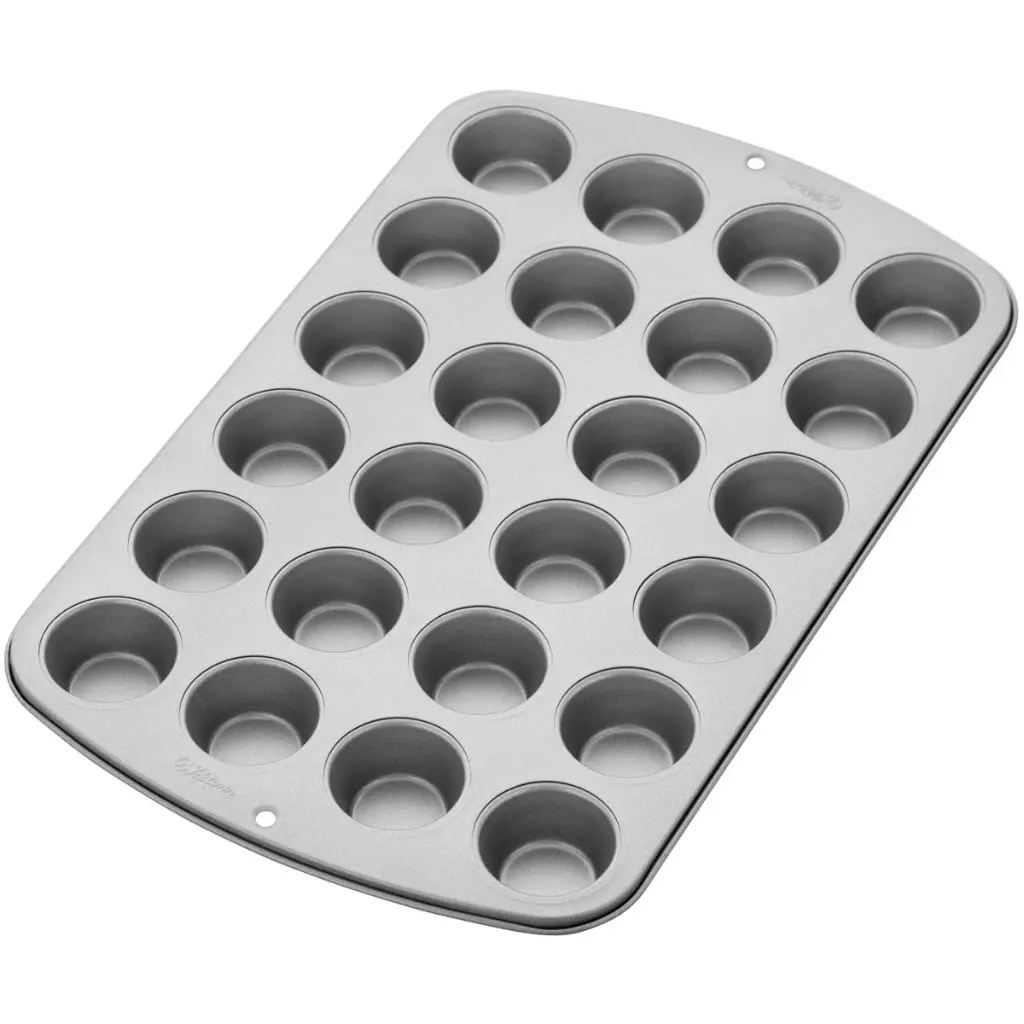 WILTON2022_03-0-0017_WILTON_RECIPERIGHTMUFFINPAN2_JPG.webp