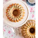 molde-elegant-party-bundt-pan-nordic-ware.webp